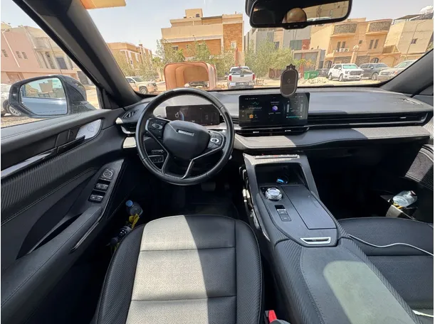 Car image 16