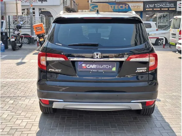 Car image 6