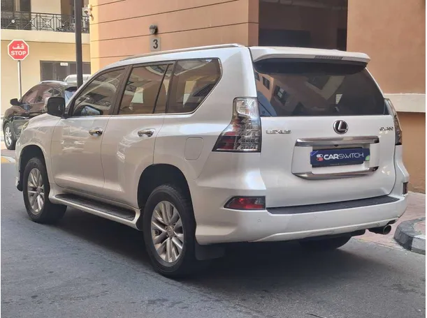 Car image 7