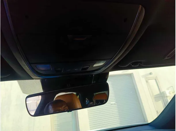 Car image 36
