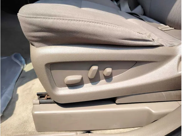 Car image 43