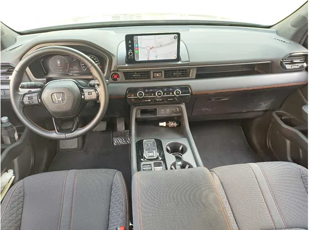 Car image 17