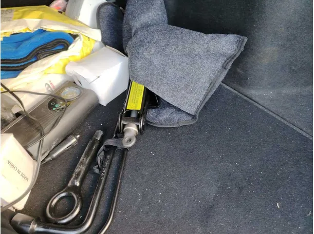 Car image 33