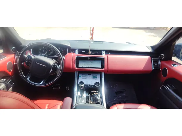 Car image 17