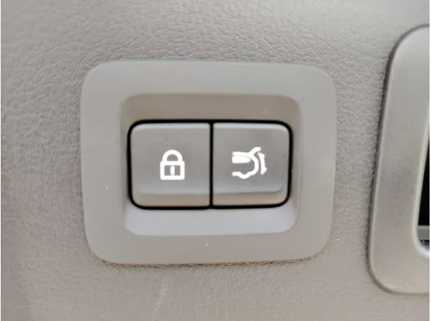 Car image 37