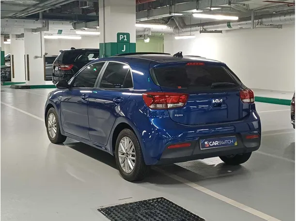 Car image 7