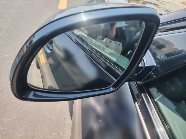 Car image 35