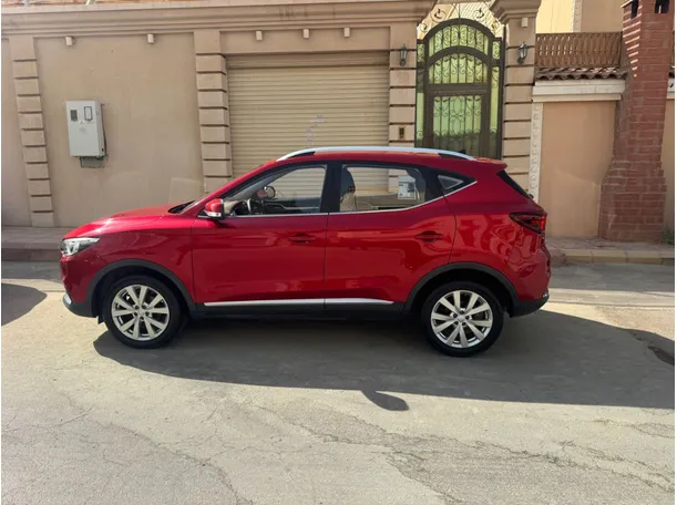 Car image 8