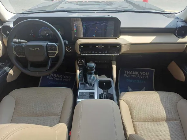 Car image 16
