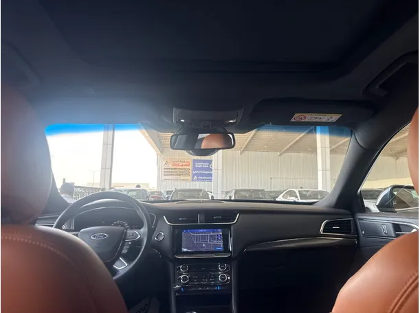 Car image 13