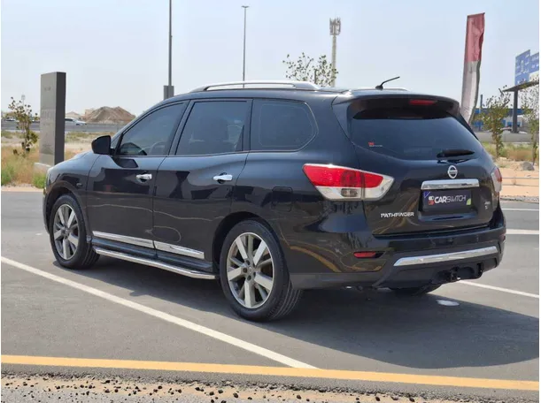 Car image 7