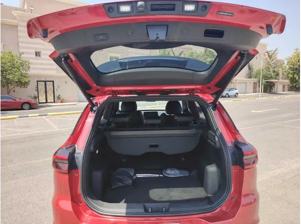 Car image 23