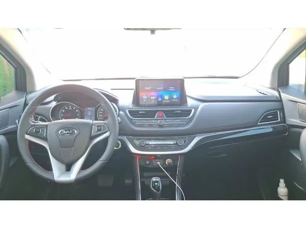 Car image 17