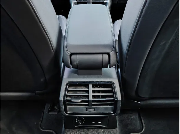 Car image 35