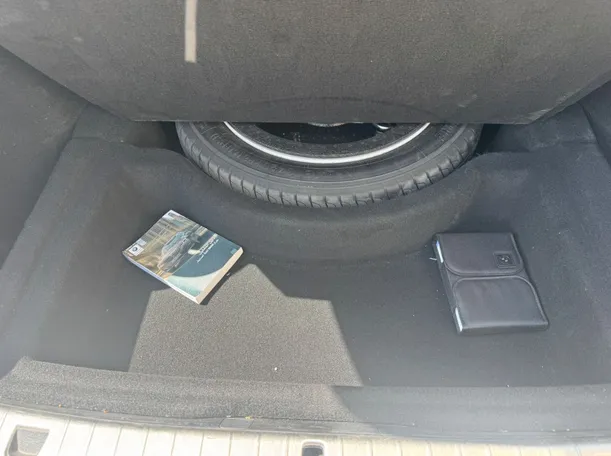 Car image 21