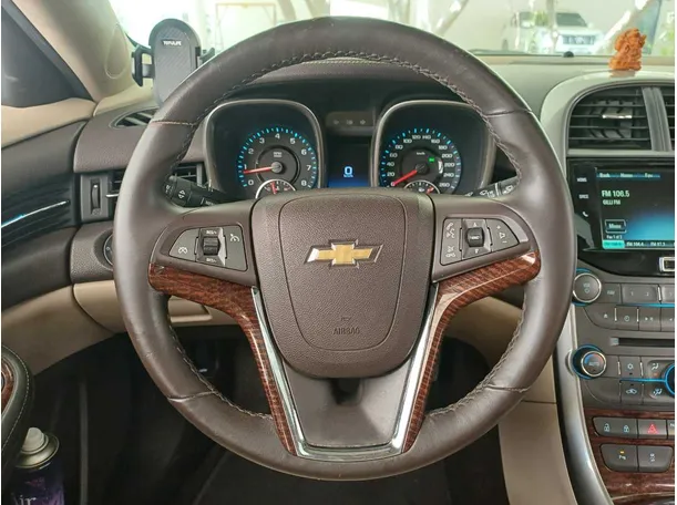 Car image 14