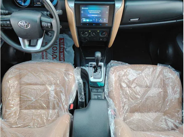 Car image 19