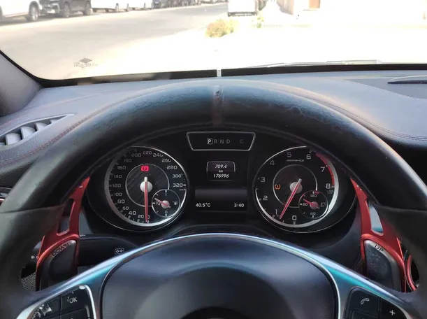 Car image 27