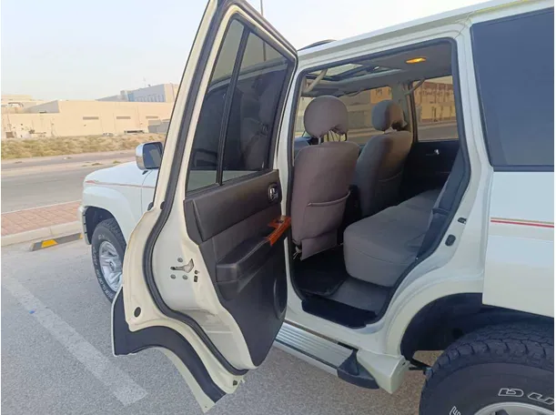 Car image 16