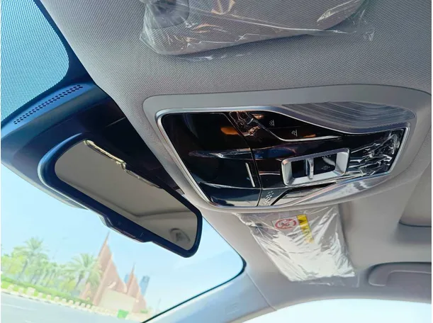 Car image 32