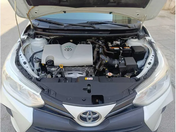 Car image 30