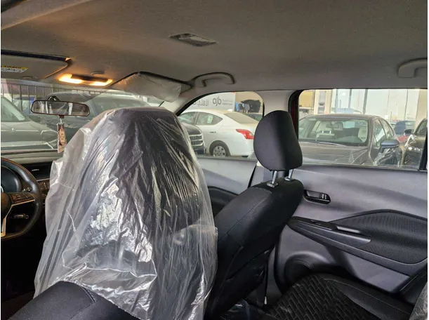 Car image 10