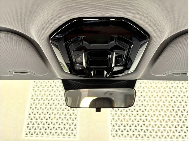 Car image 29