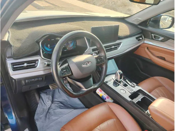 Car image 13