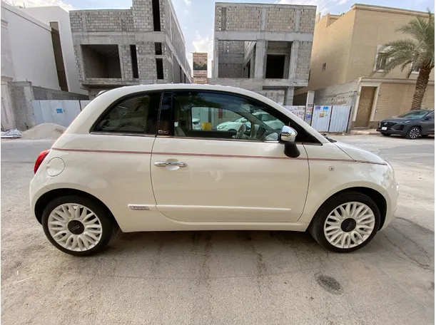 Car image 4