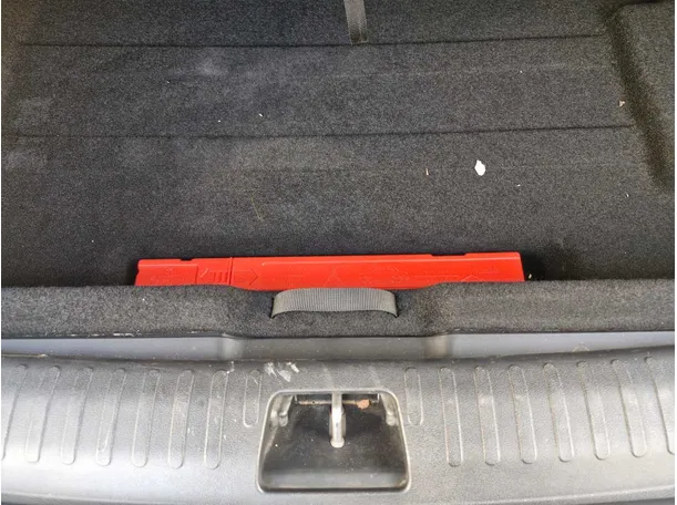 Car image 24