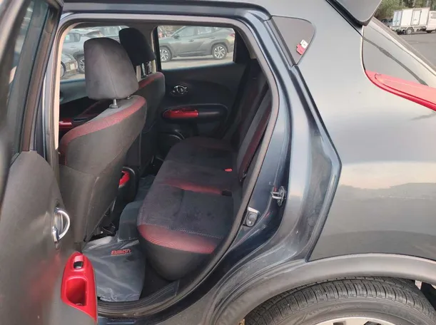 Car image 15