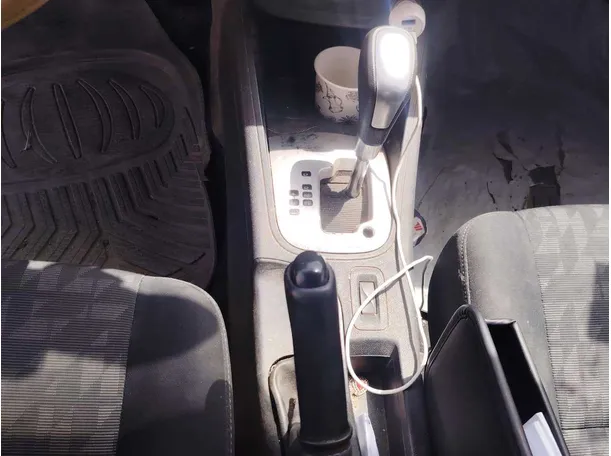 Car image 17