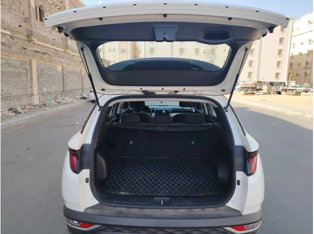 Car image 24