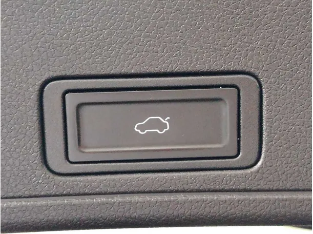 Car image 36