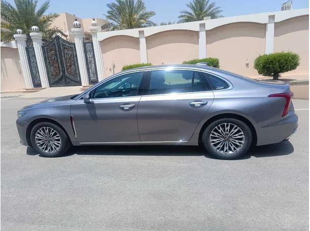 Car image 8