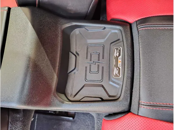 Car image 33