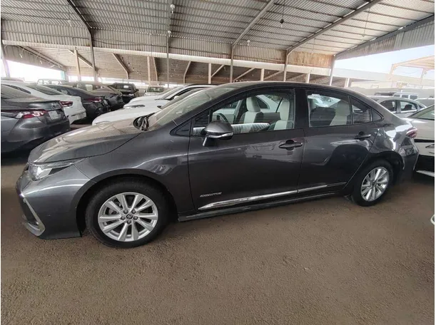 Car image 8