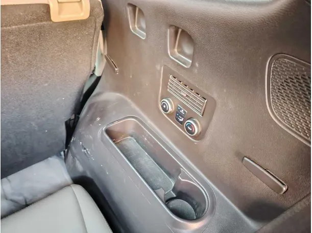 Car image 44