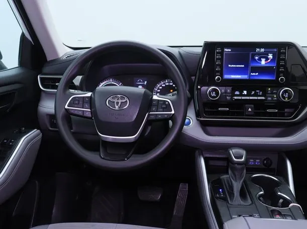 Car image 15