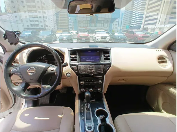 Car image 15
