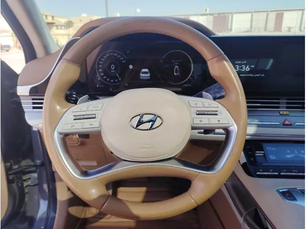 Car image 22