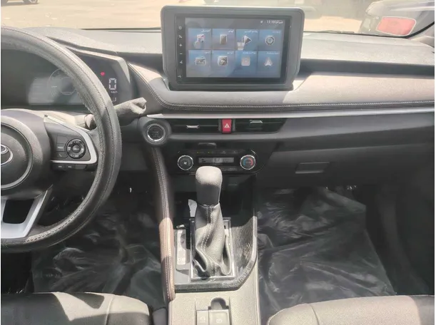 Car image 23