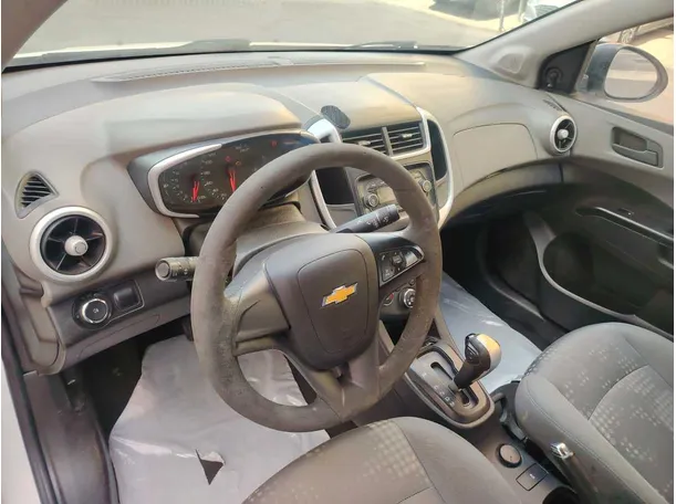 Car image 15