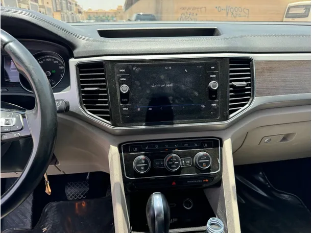 Car image 19