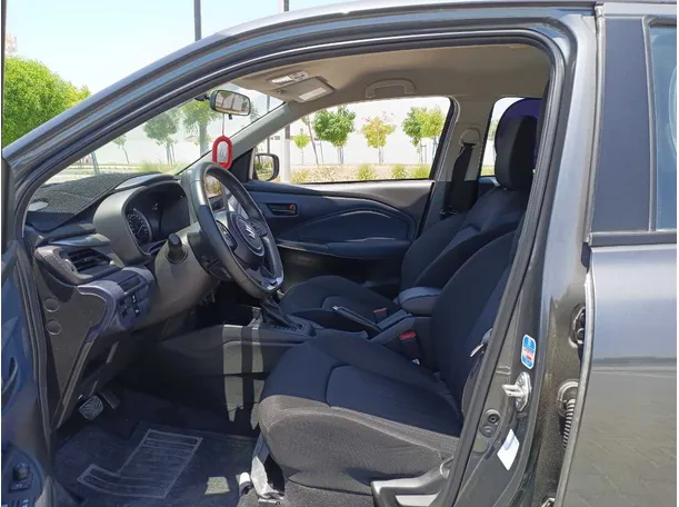 Car image 12