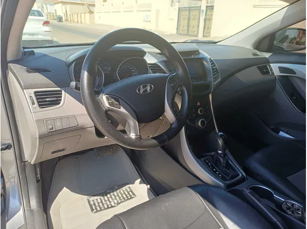 Car image 11