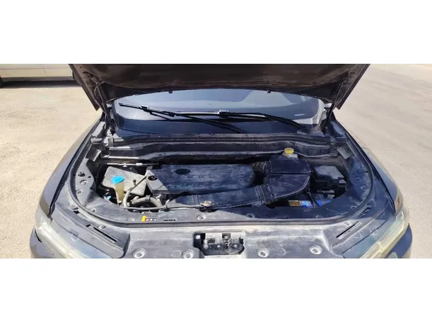 Car image 30