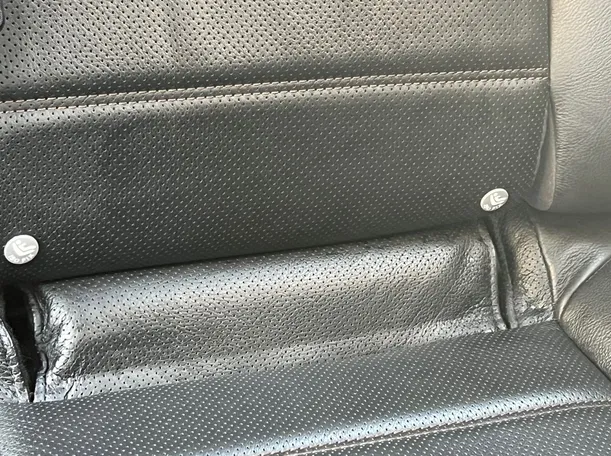 Car image 27