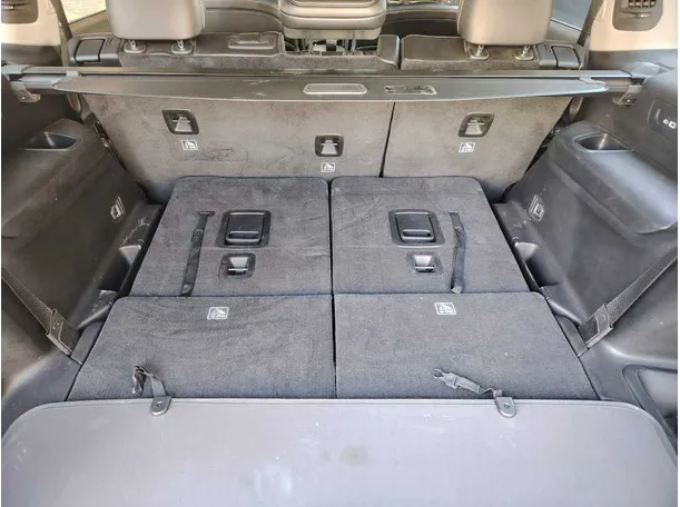 Car image 32