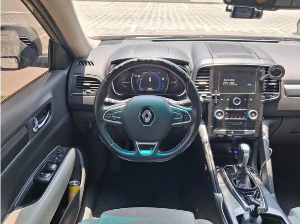 Car image 18